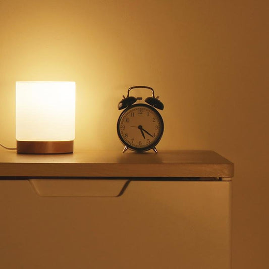 Frendorf | Minimalistische Tischlampe mit Touch-Funktion und 360° Beleuchtung
