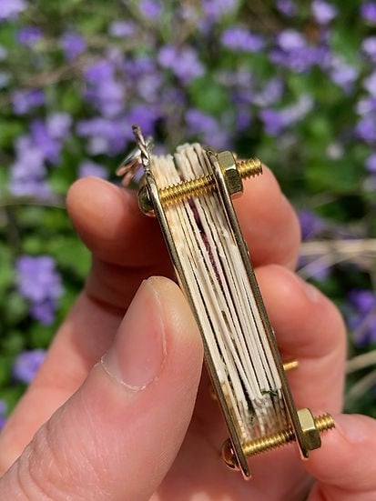 Frendorf | Mikro-Blumenpresse | Handgefertigt aus Silber & Messing | Inkl. 10 Blätter Herbarium-Papier