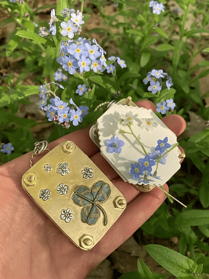 Frendorf | Mikro-Blumenpresse | Handgefertigt aus Silber & Messing | Inkl. 10 Blätter Herbarium-Papier