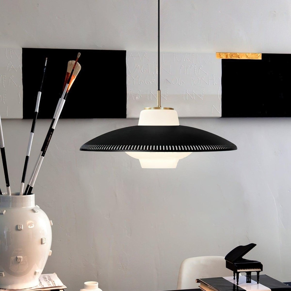 Frendorf | Beleuchten Sie Ihren Raum mit der Modernität der Alien Frisbee Lampe