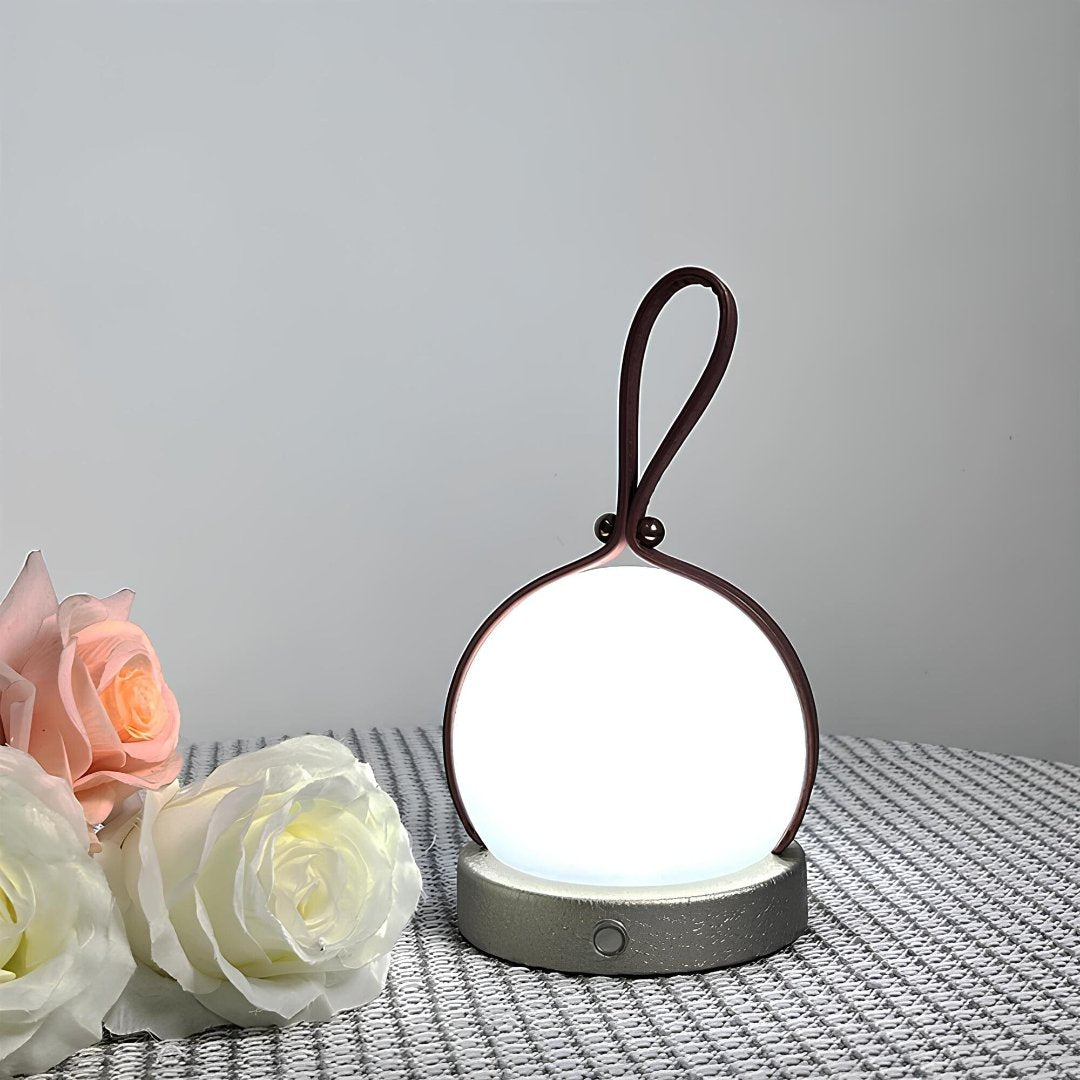 OrbitLantern | Kabellose Tischlampe mit modernem Design und warmem Licht