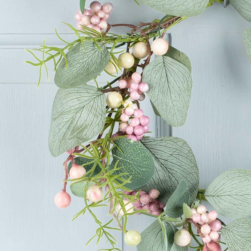 Frendorf | Blush Berry Kerzenring 23 cm – Eleganter dekorativer Ring mit sanften Blush-Beeren und Laub – Perfekt für Feiertagsmittelstücke, Tischdekoration und saisonale Displays