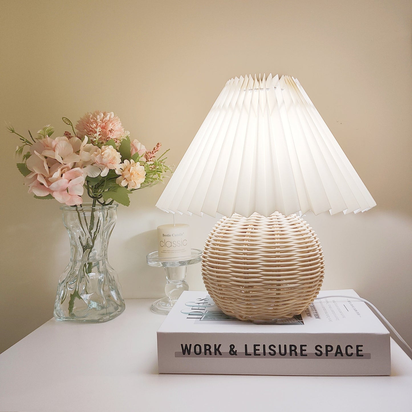 Frendorf | Bambusgewebte Tischlampe - Atmosphärisches und Raffiniertes Design