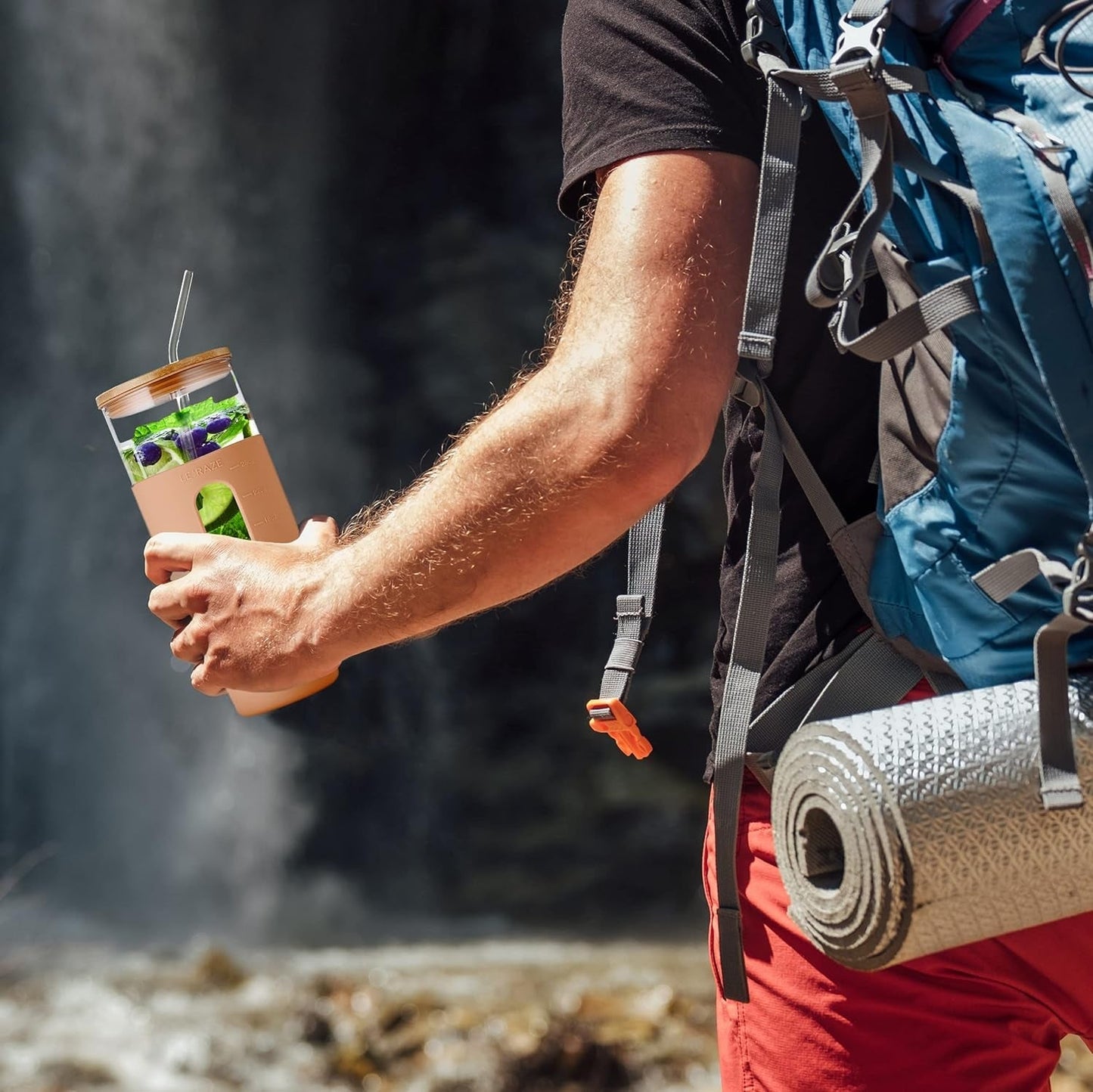 Frendorf | 32Oz Trinkglas Tumbler mit Bambusdeckel und Strohhalm - Silikonhülle - Passt in den Getränkehalter im Auto - Wiederverwendbarer Boba-Smoothie-Becher, auslaufsichere Reisewasserflasche, Iced Coffee Tumbler, BPA-frei - Amber.