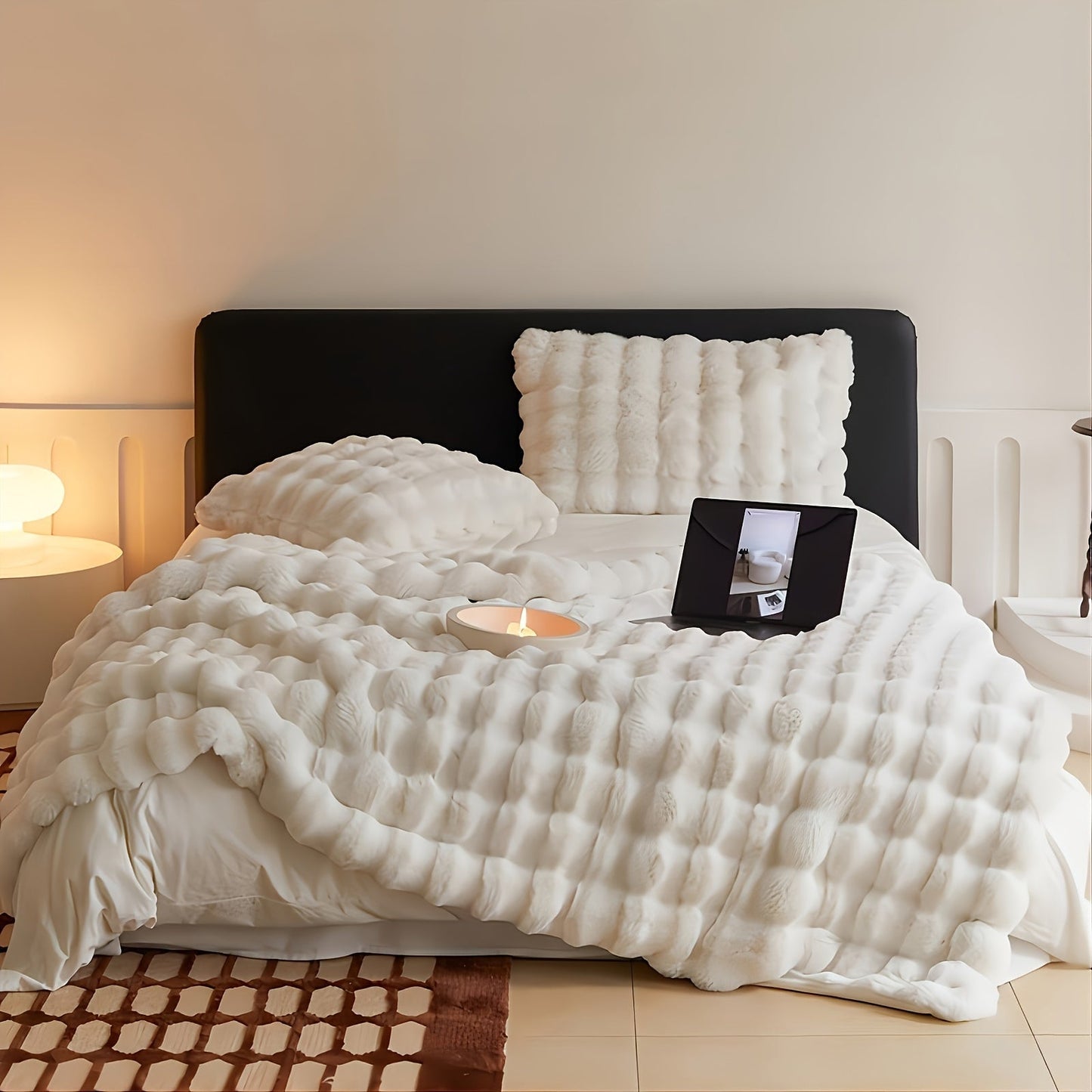 Frendorf | Premium Fleece-Decke mit elegantem Design
