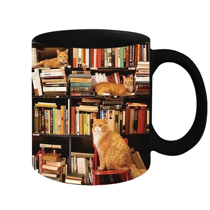 Frendorf | Bücherregal Keramikkaffeebecher - Geschenk für Katzenbuchliebhaber