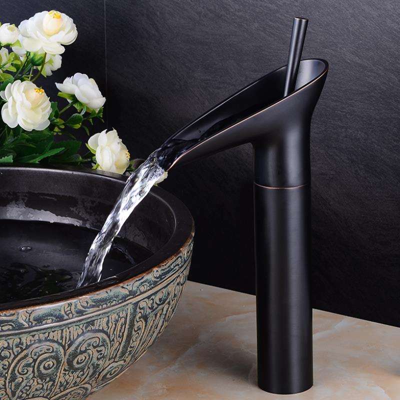 Frendorf | Vintage Retro Wasserhahn aus Antikem Messing