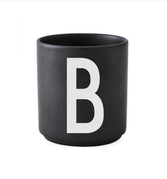 Frendorf | Personalisierter A-Z Becher Porzellan klassisch von Design Letters!