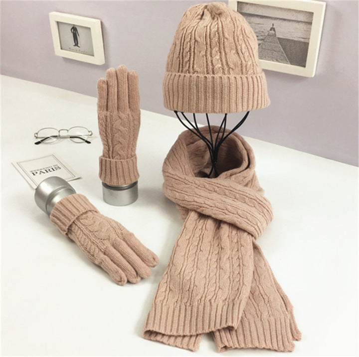 Frendorf | Modernes Set aus Mütze, Schal und Handschuhen in Volltonfarbe mit gedrehtem Saum