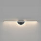 Moderne Wandlampe aus Holzbogen
