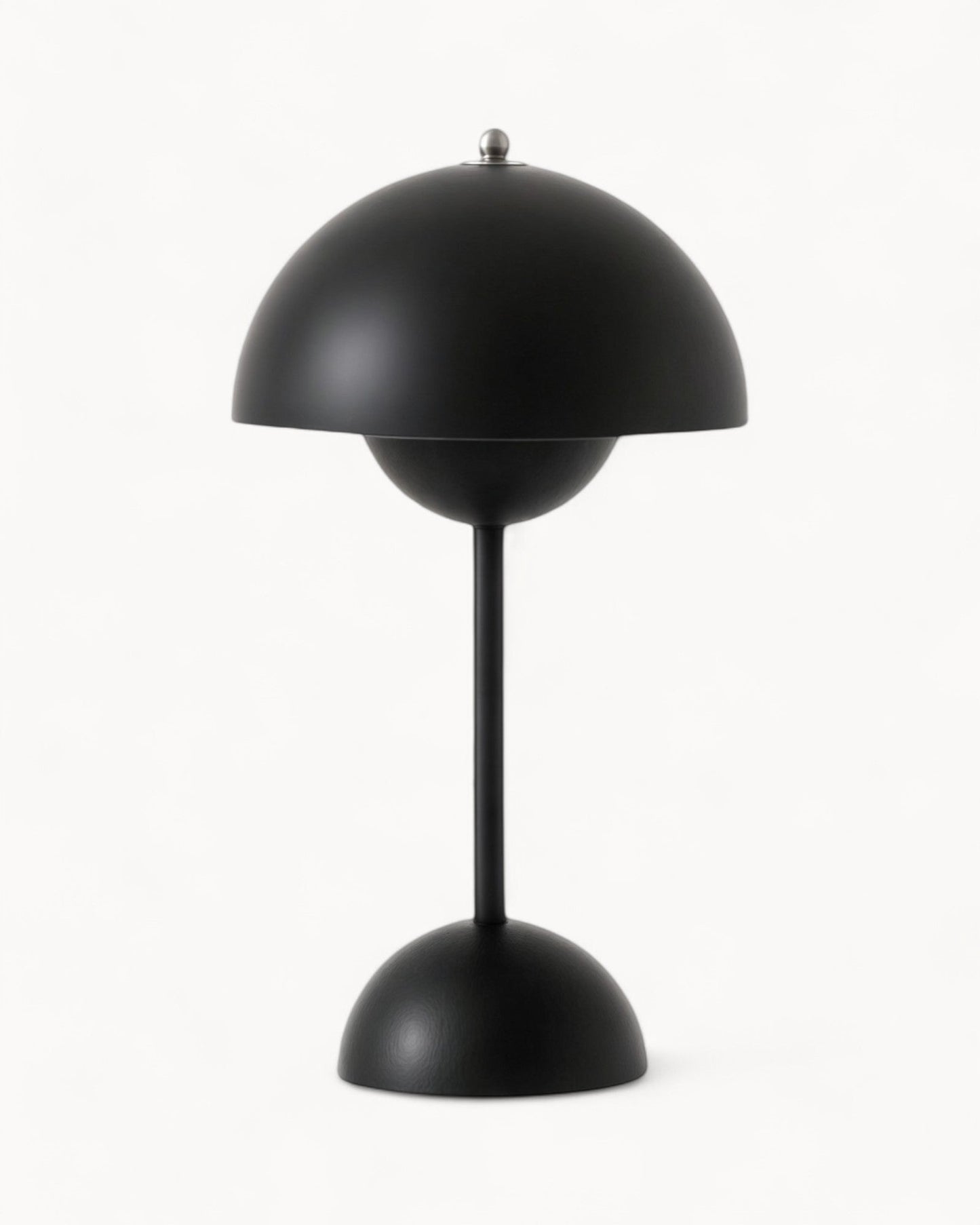 NordLight – LED Tischlampe skandinavisches Design, dimmbar und nachhaltig in Metall
