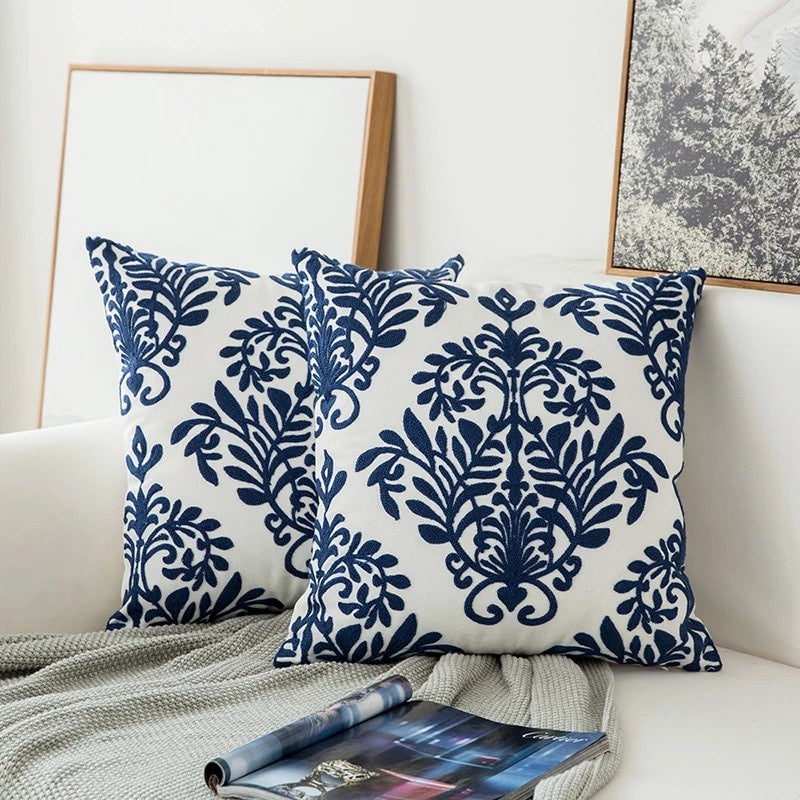 Blaue bestickte Ornamente Kissenbezug