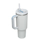40 Oz Tumbler mit Griff Strohhalm isoliert