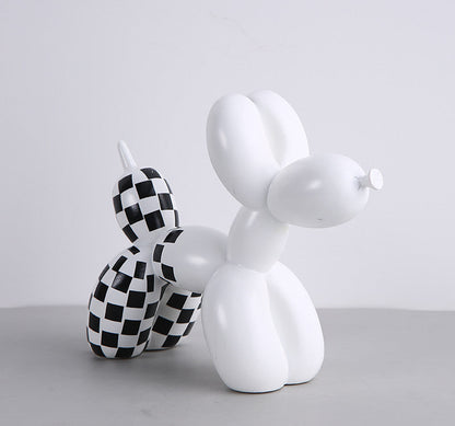 Schwarzer und weißer Ballonhund