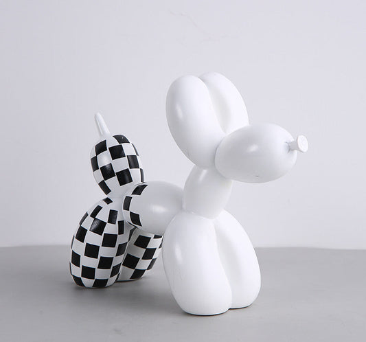 Schwarzer und weißer Ballonhund