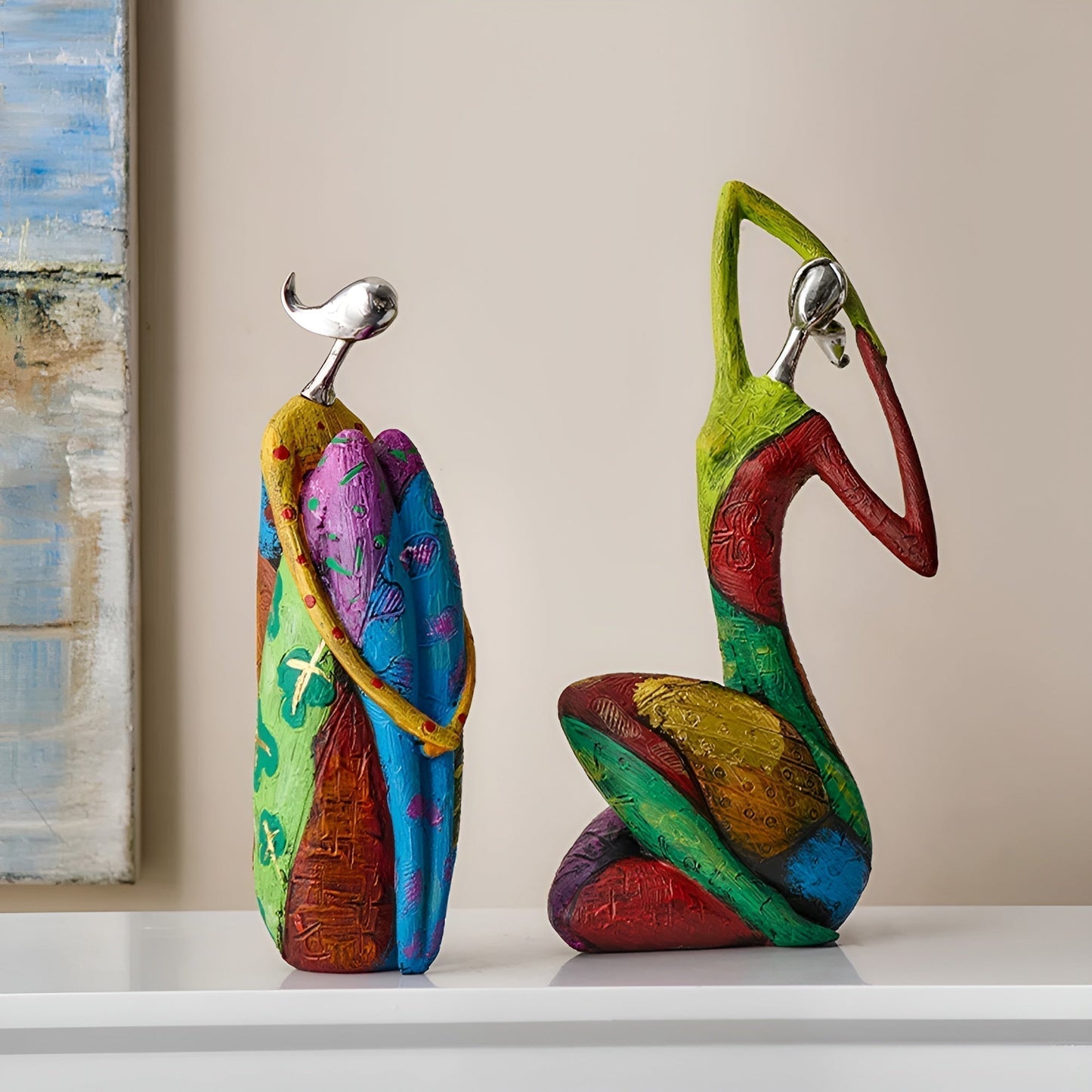 Frendorf | SculptaLume – Elegante Harzstatue für stilvolle Wohnkultur