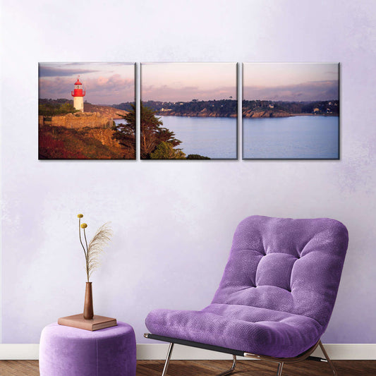 Frendorf | Leuchtturm an der Küste von Port Manec'h Wandkunst