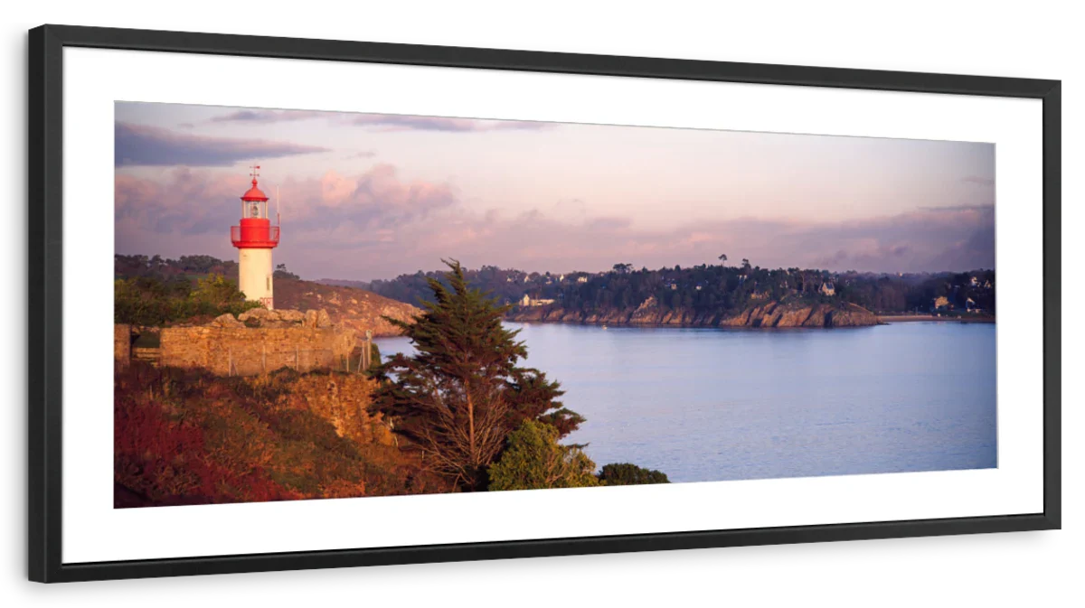 Frendorf | Leuchtturm an der Küste von Port Manec'h Wandkunst