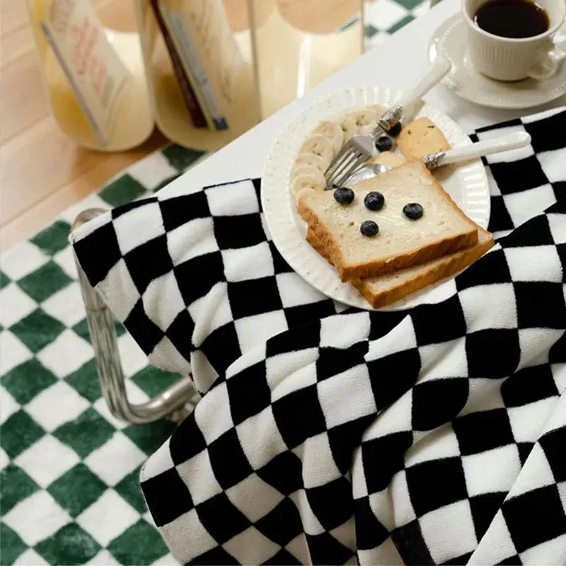 Klassisches Schachbrett-Karo-Design Sofadecke