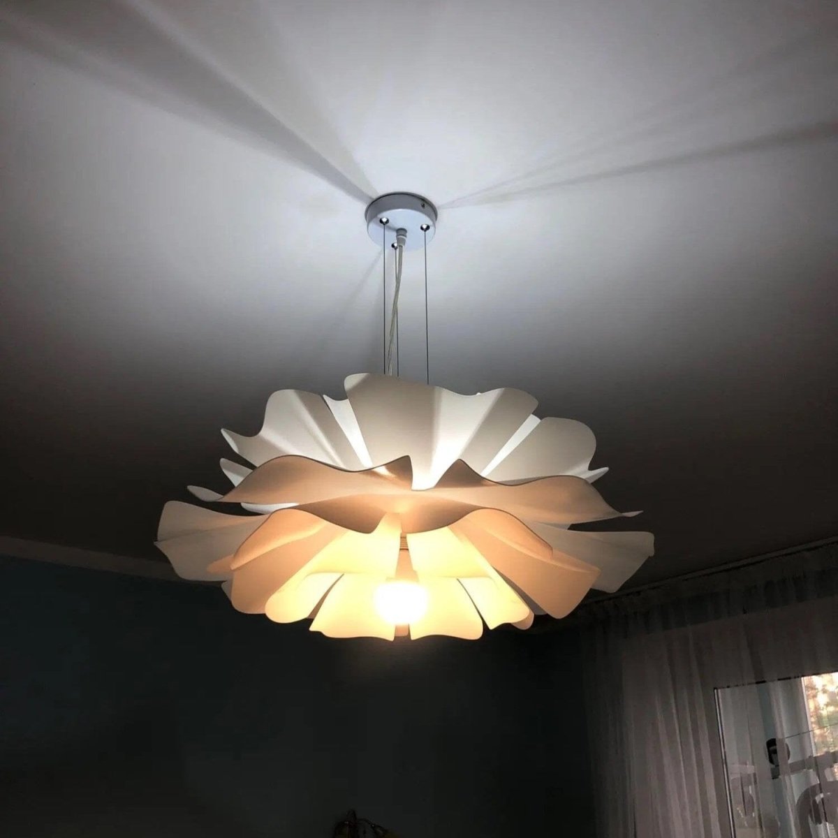Frendorf | Beleuchten Sie Ihr Interieur mit der eleganten Cloud Flower Pendelleuchte
