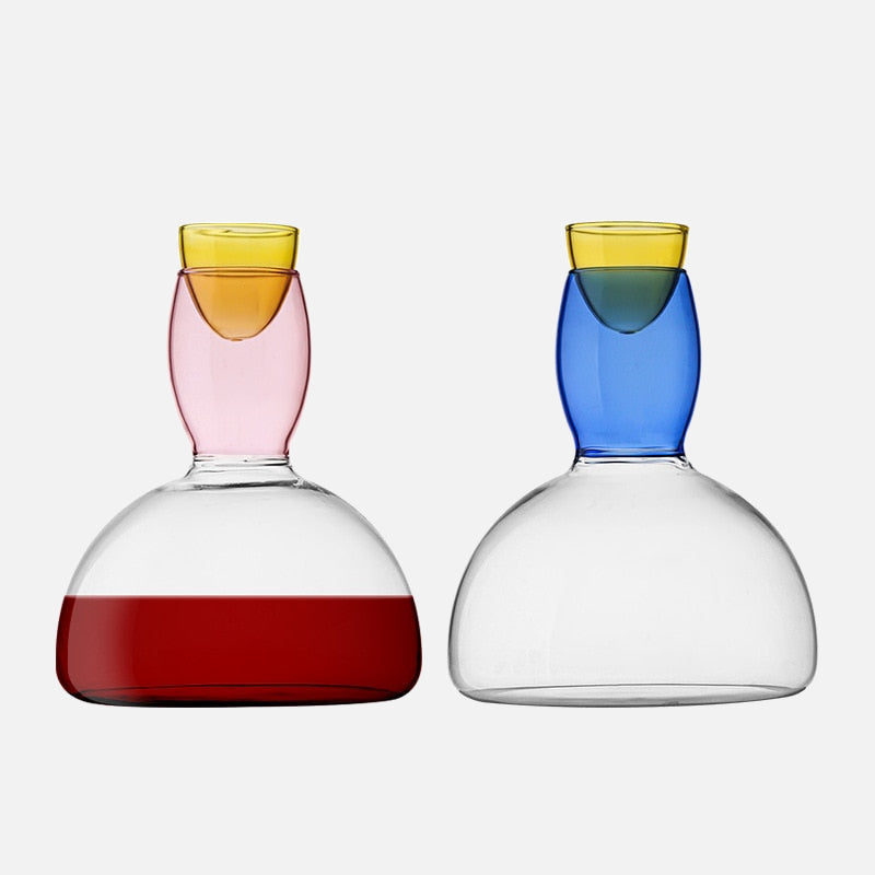 Kelch und Karaffe aus farbigem Glas von Phillips