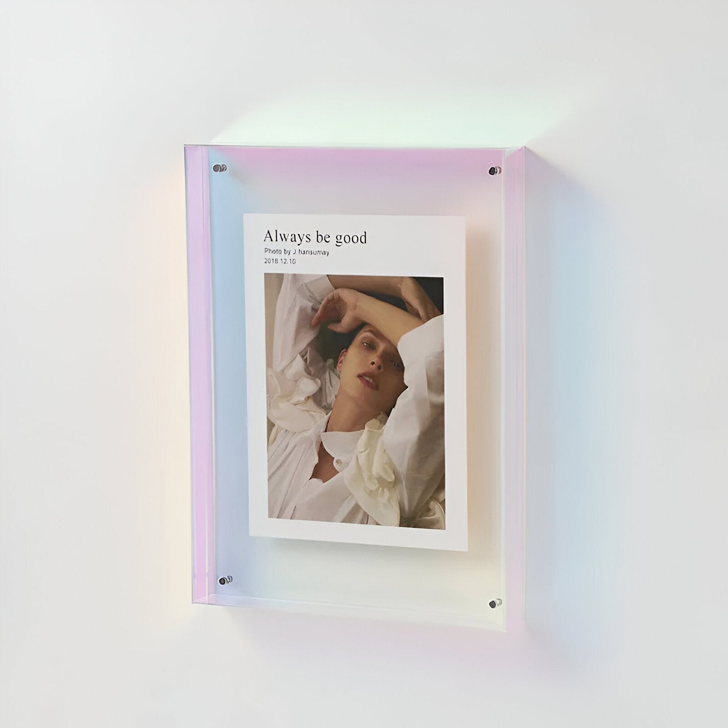 Farbiger transparenter Acrylrahmen für moderne Displays