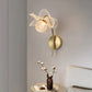 Elegante Goldblume LED-Wandleuchte für moderne Schlafzimmer