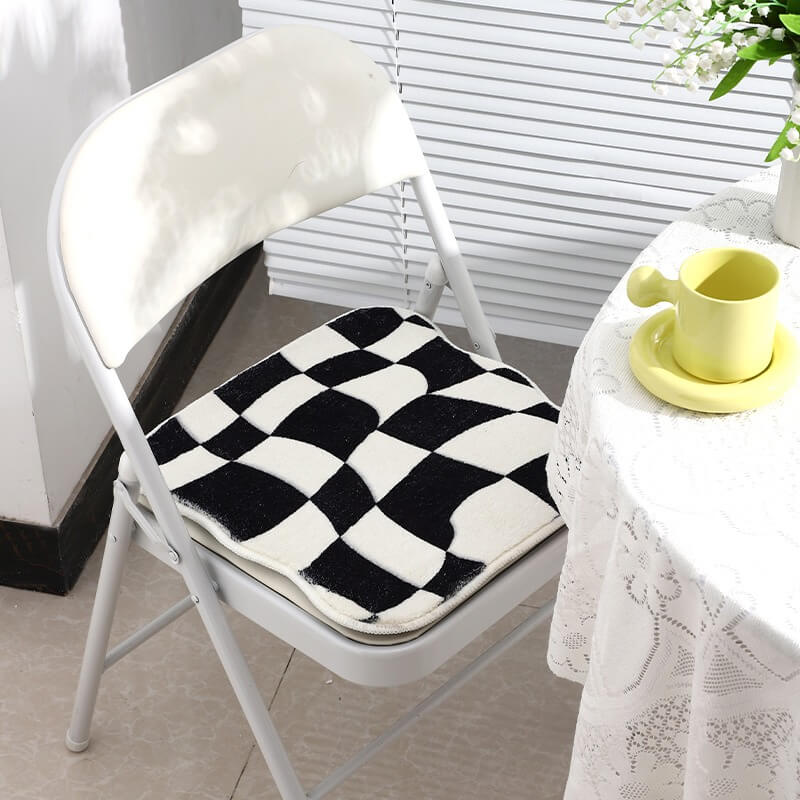 Curvy Checker Mini Getufteter Teppich