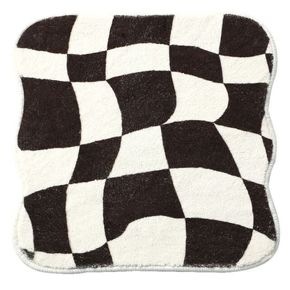 Curvy Checker Mini Getufteter Teppich