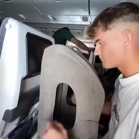 Frendorf | Aufblasbare Reisekragenstütze mit herzförmigem Ausschnitt – Kompakt und waschbar