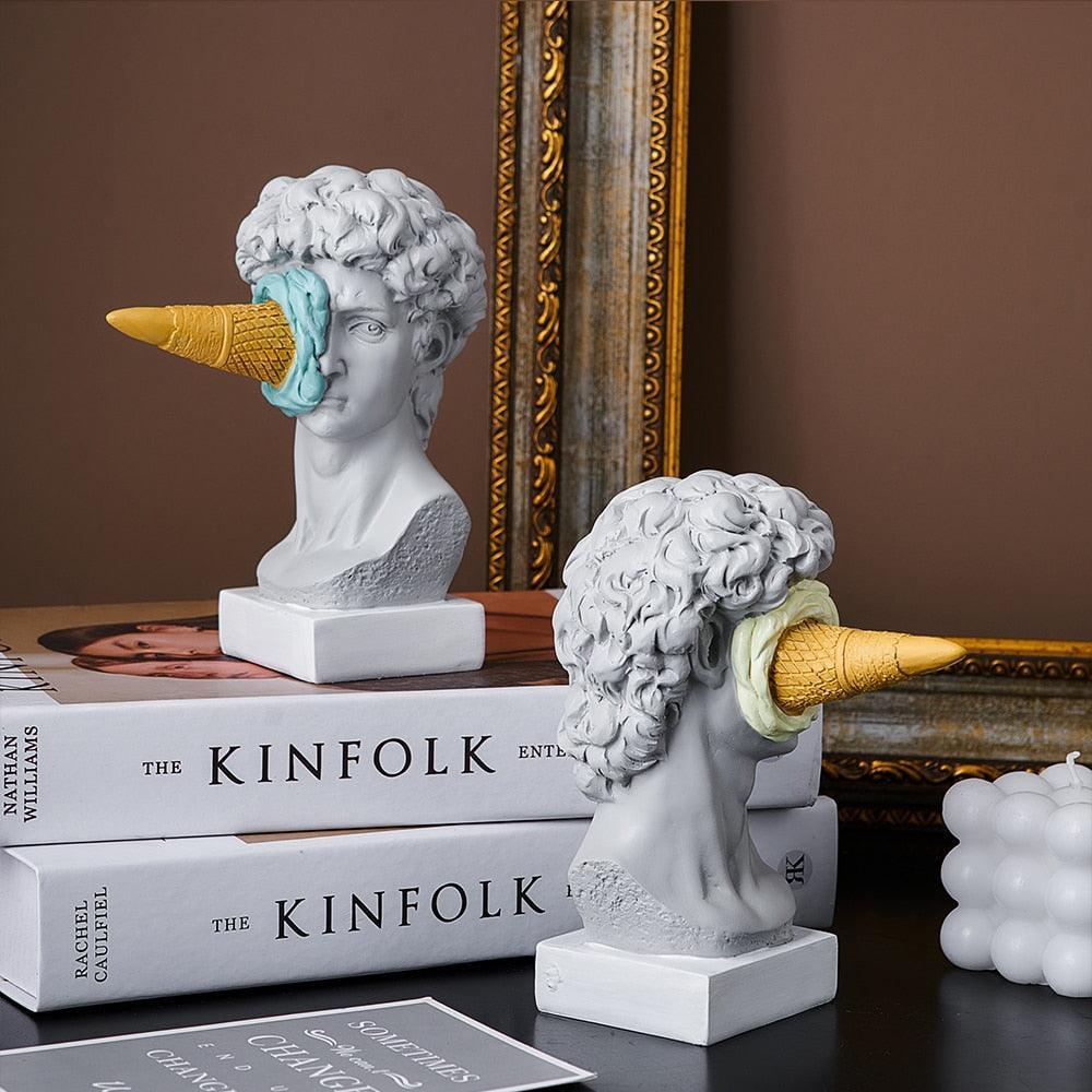 Frendorf Figur Gesicht Eiscreme Kunst Skulptur