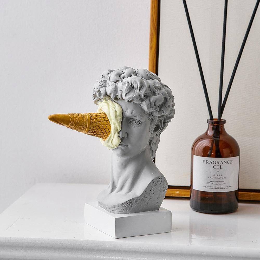 Frendorf Figur Gesicht Eiscreme Kunst Skulptur