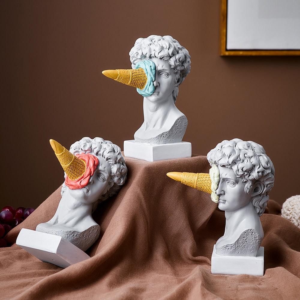 Frendorf Figur Gesicht Eiscreme Kunst Skulptur