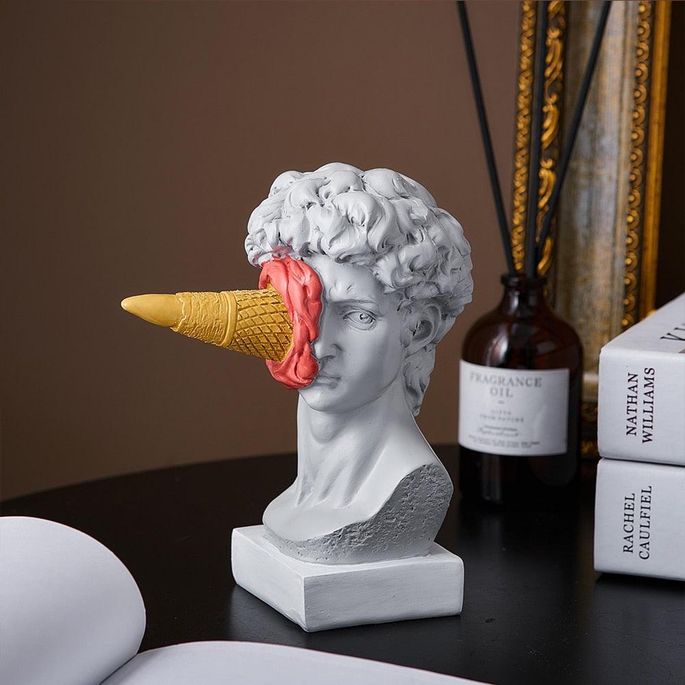 Frendorf Figur Gesicht Eiscreme Kunst Skulptur