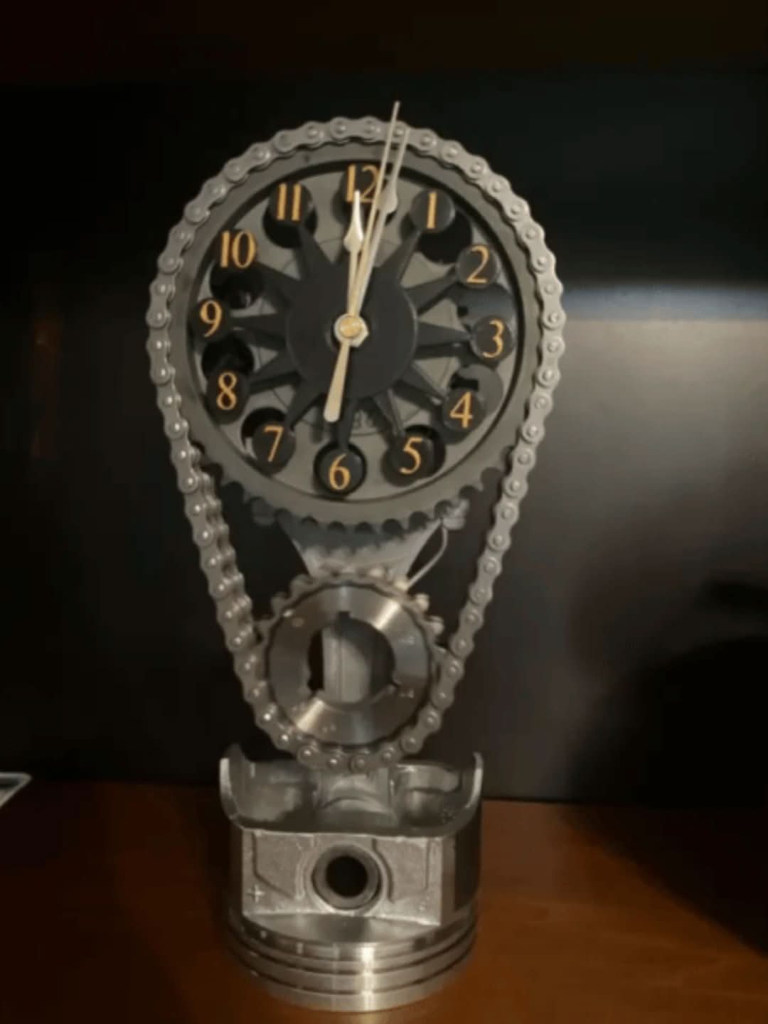 Die Zahnrad Uhr