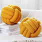 Dekorative geknotete Teddyball-Weiche Kissen