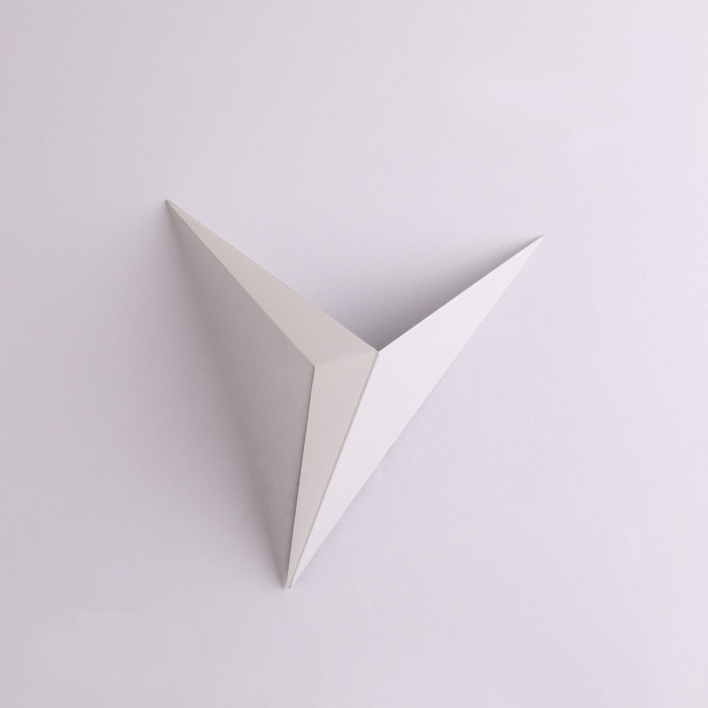 Frendorf | Moderne Dreieckige Wandlampe - TrigoLux