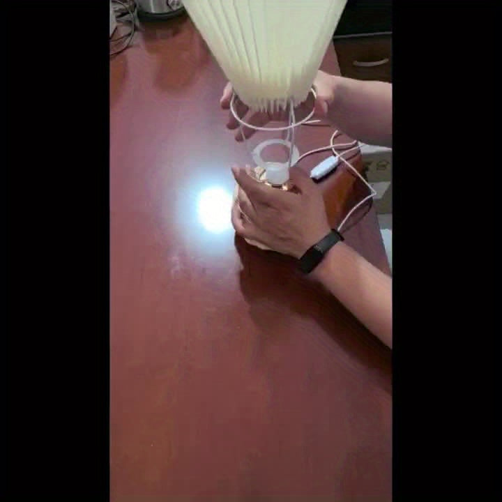 Frendorf | Bambusgewebte Tischlampe - Atmosphärisches und Raffiniertes Design