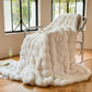 SnuggleUp | Luxuriöse Fleecedecke  mit stilvollem Design