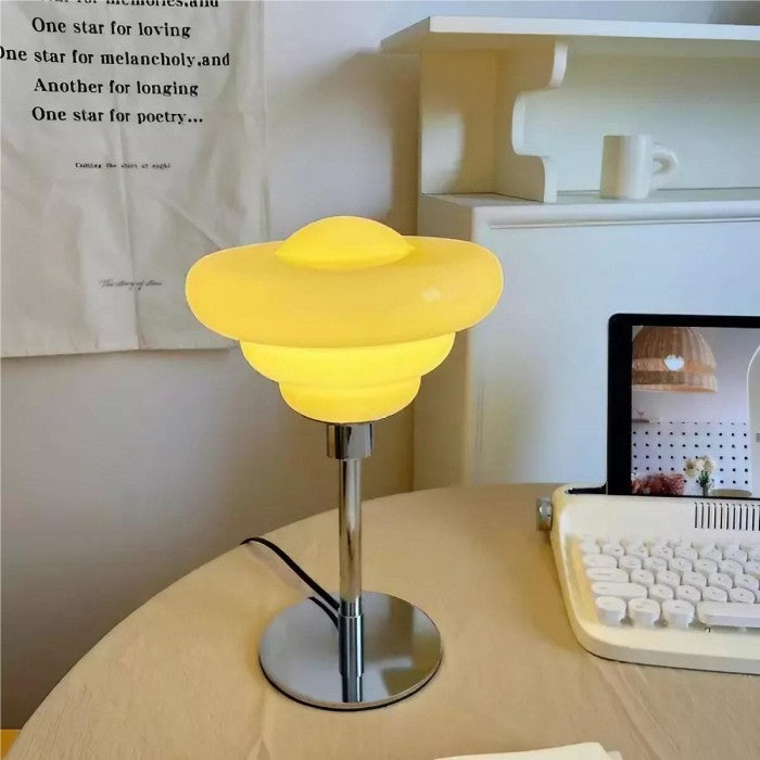 Frendorf | LumaRipple Tischlampe aus strukturiertem Glas