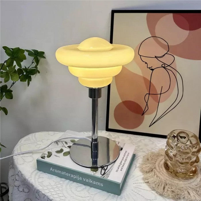 Frendorf | LumaRipple Tischlampe aus strukturiertem Glas