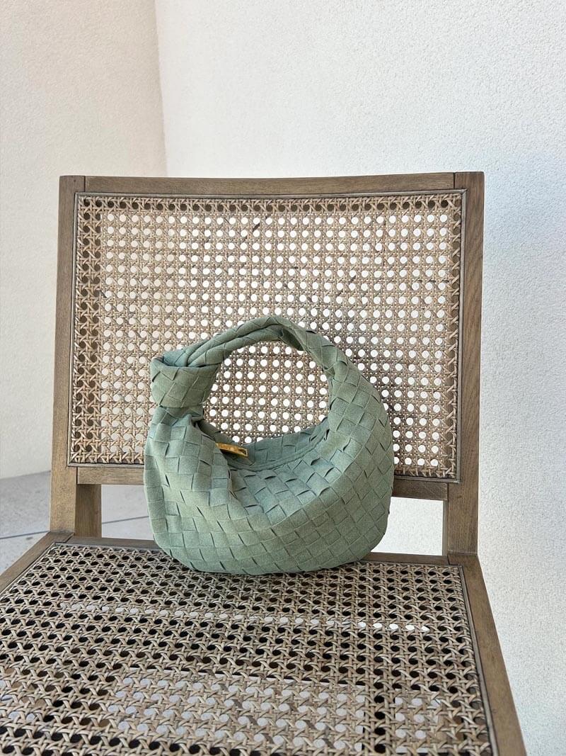 Frendorf | Elsa – Stilvolle Mini-Suede-Tasche mit gewebtem Knoten-Design & goldenen Akzenten