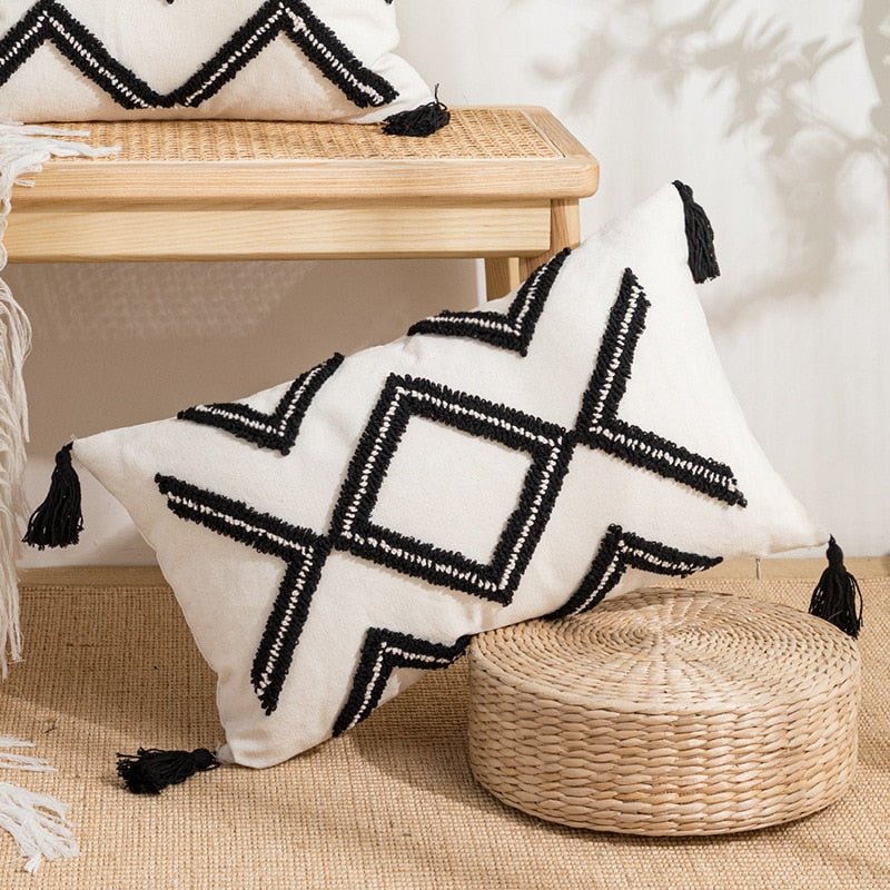 Stickerei Boho Kissenbezug mit Pompon