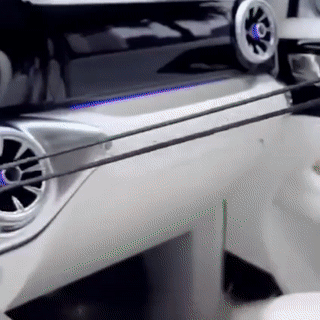 Frendorf | Auto Rückziehbares 4 in 1 Schnellladegerät mit Dachbeleuchtung