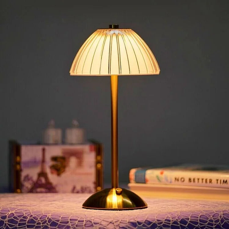 | Retro-Kristall-Tischlampe mit modernem Flair