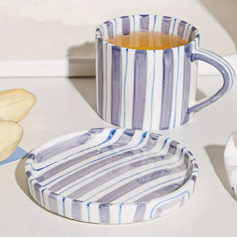 Frendorf | Sip&Stripe – Auffällige Tasse mit passendem gestreiften Teller