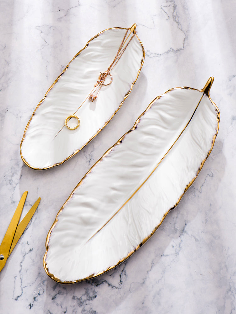 Nordic Light Luxury Stil auf goldener Federplatte Retro Schmuckplatte Aufbewahrung Platte Snack Platte Wohnkultur