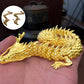 Goldener Drache mit beweglichen Gelenken