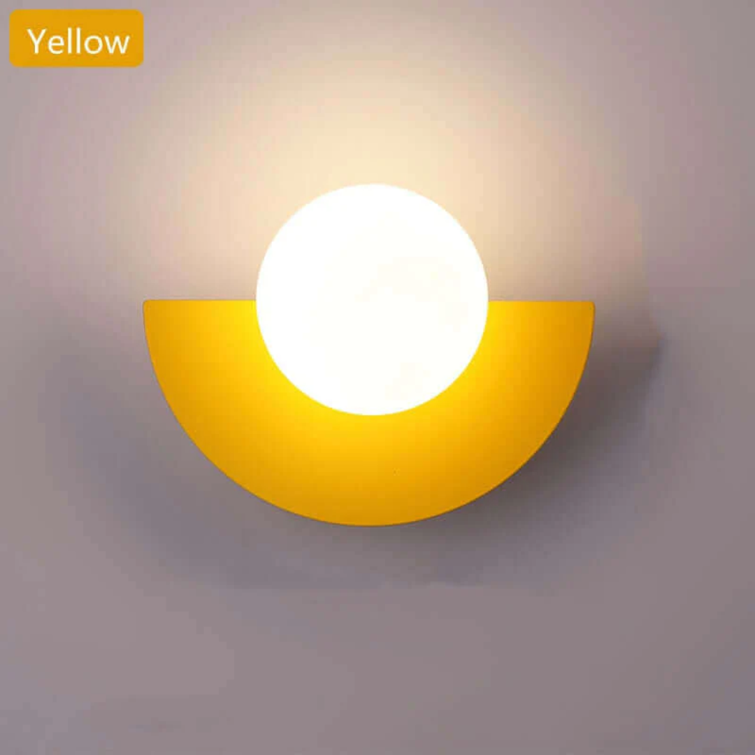 Frendorf | Metallische Halbmond-Wandlampe - LunaMetal