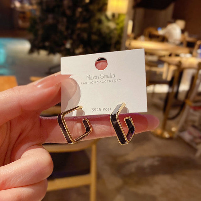 Frendorf | Zauber lobe | Mehrere kleine kreisförmige Ohrstecker für Frauen